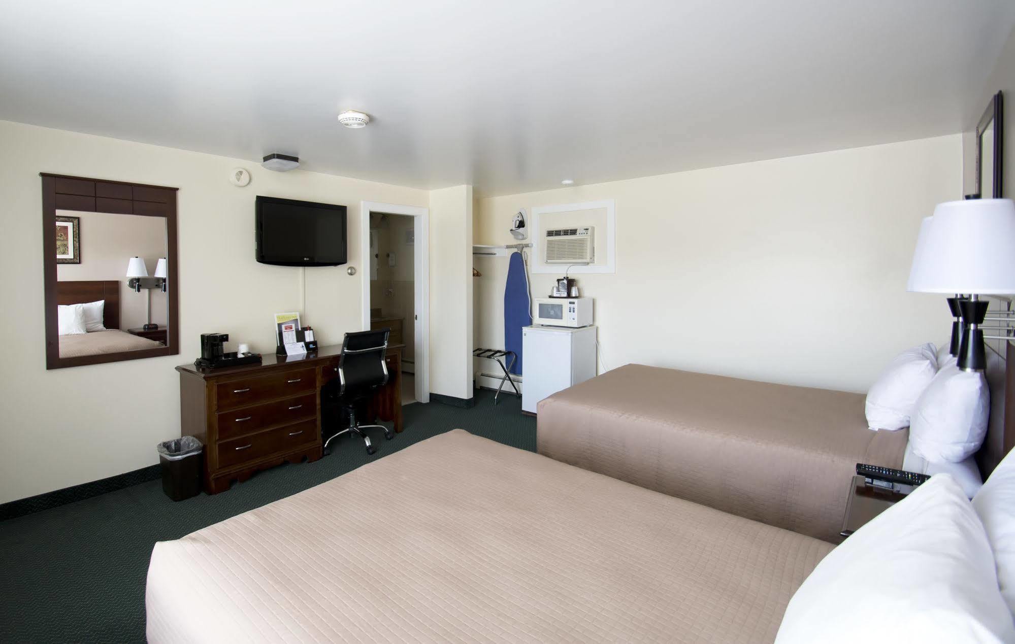 Travelers Motel