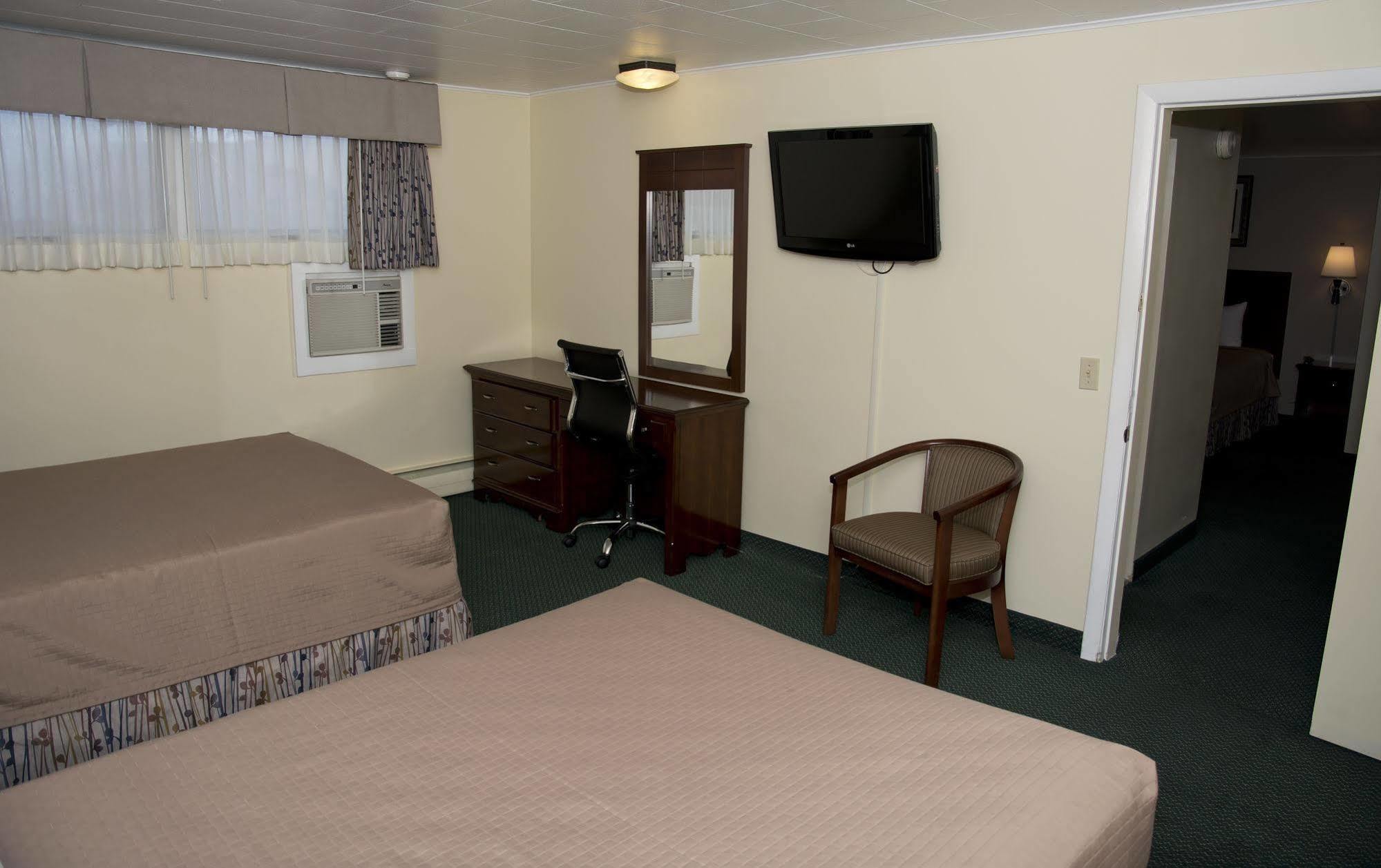 Travelers Motel 2*